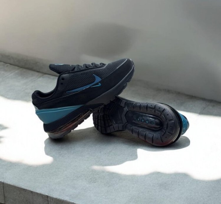 Nike Air Max 270 Black Laser Running Shoes