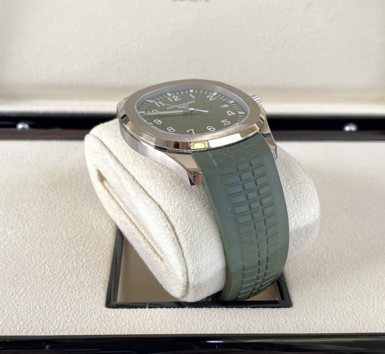 Patek Philippe Aquanaut White Gold Khaki Green 2022