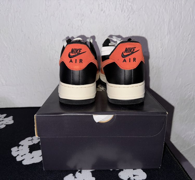Us 9 - Nike Air Force One Low 07 Lv8 Vintage Coral Black
