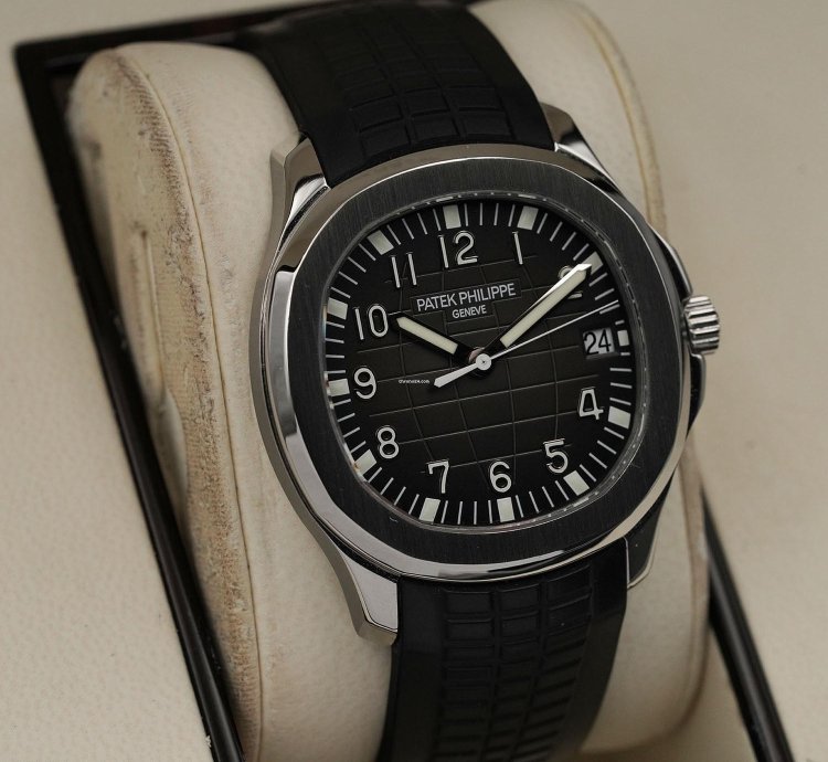 Patek Philippe Aquanaut Year 2008 - Extract Of Archive