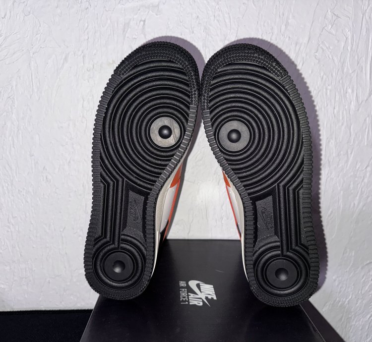 Us 9 - Nike Air Force One Low 07 Lv8 Vintage Coral Black