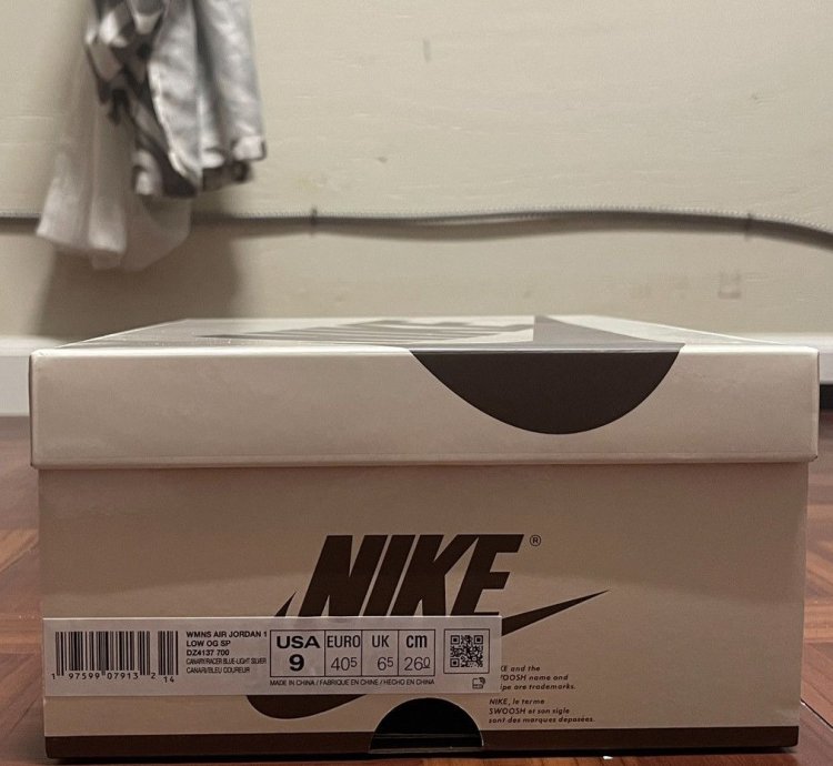 Air Jordan 1 Low Travis Scott Canary