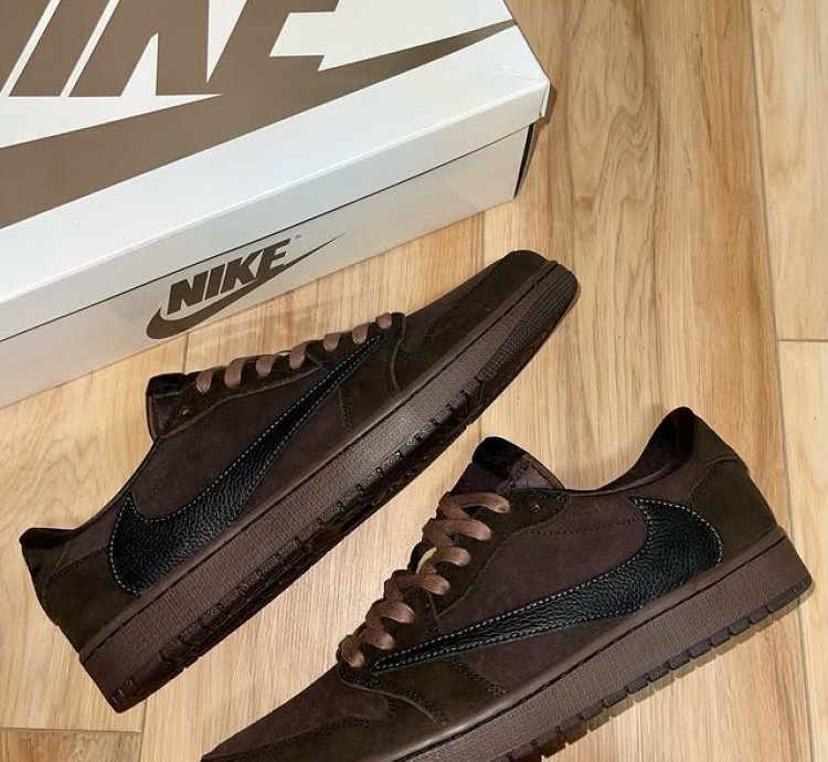 Air Jordan 1 Low Og Sp Velvet Brown