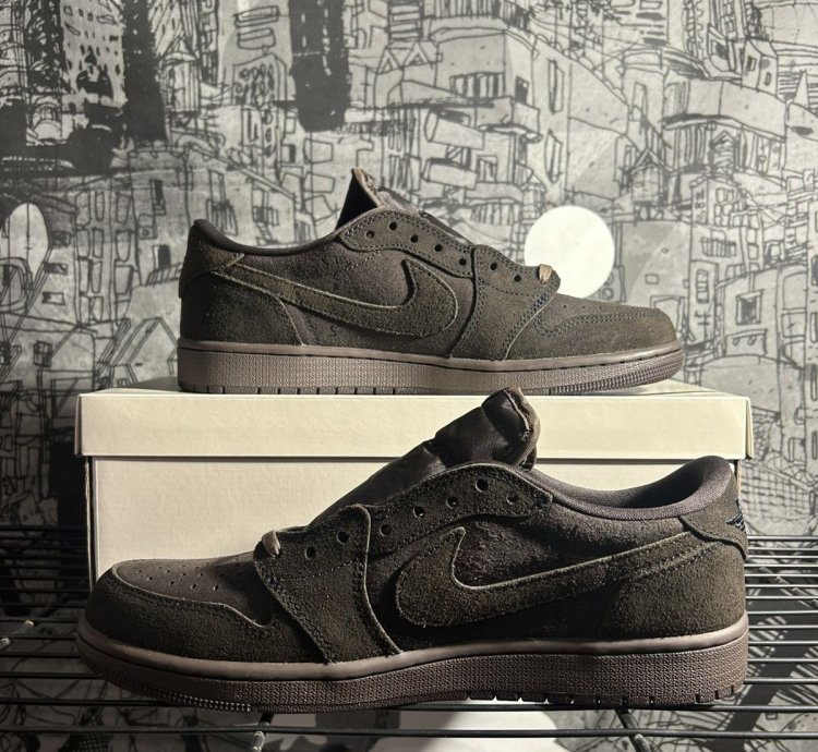 Size 10 Travis Scott Air Jordan 1 Velvet Brown