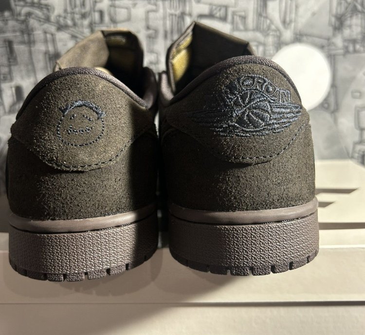 Size 10 Travis Scott Air Jordan 1 Velvet Brown