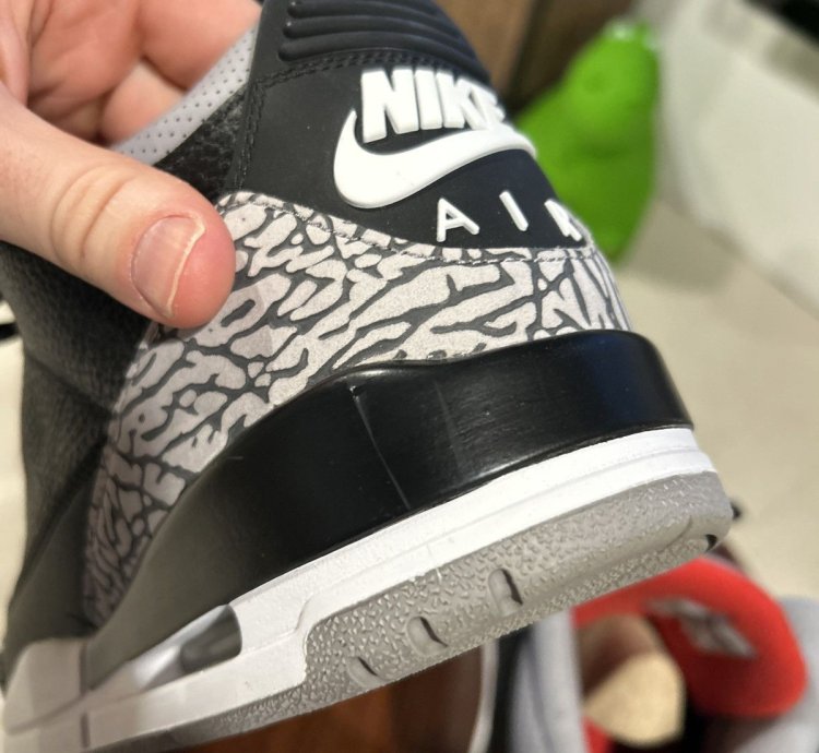 Size 11 - Jordan 3 Retro Og Mid Black Cement 2018 Vnds