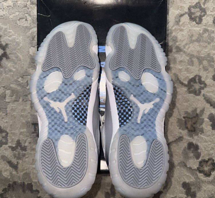 Air Jordan 11 Retro Low Cement Grey