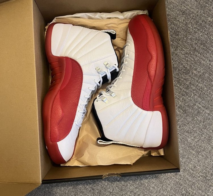 Air Jordan 12 Retro Cherry