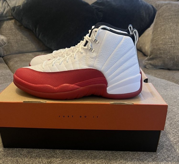 Air Jordan 12 Retro Cherry