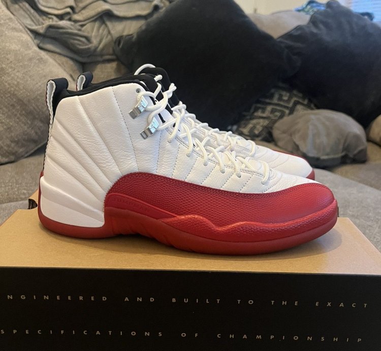 Air Jordan 12 Retro Cherry