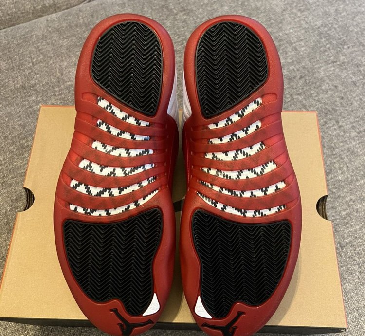 Air Jordan 12 Retro Cherry