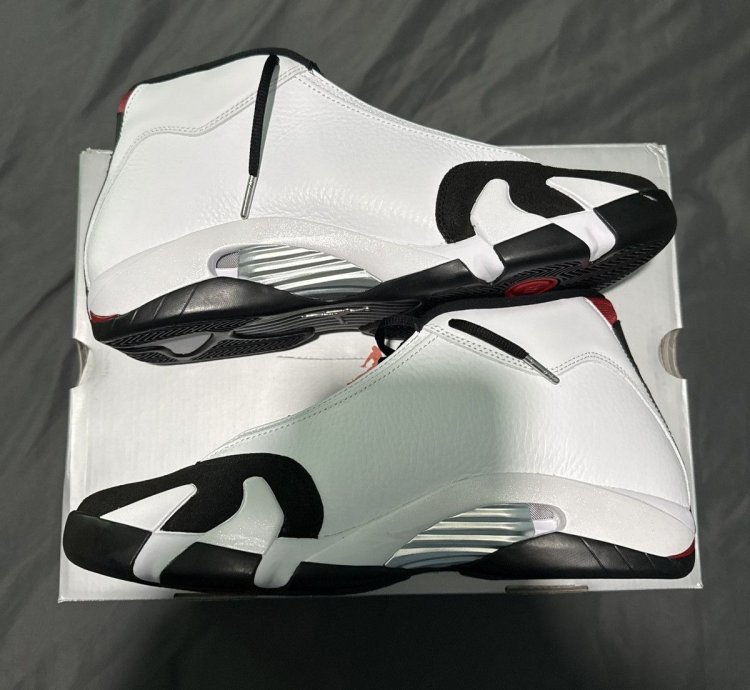 Air Jordan 14 Retro Black Toe