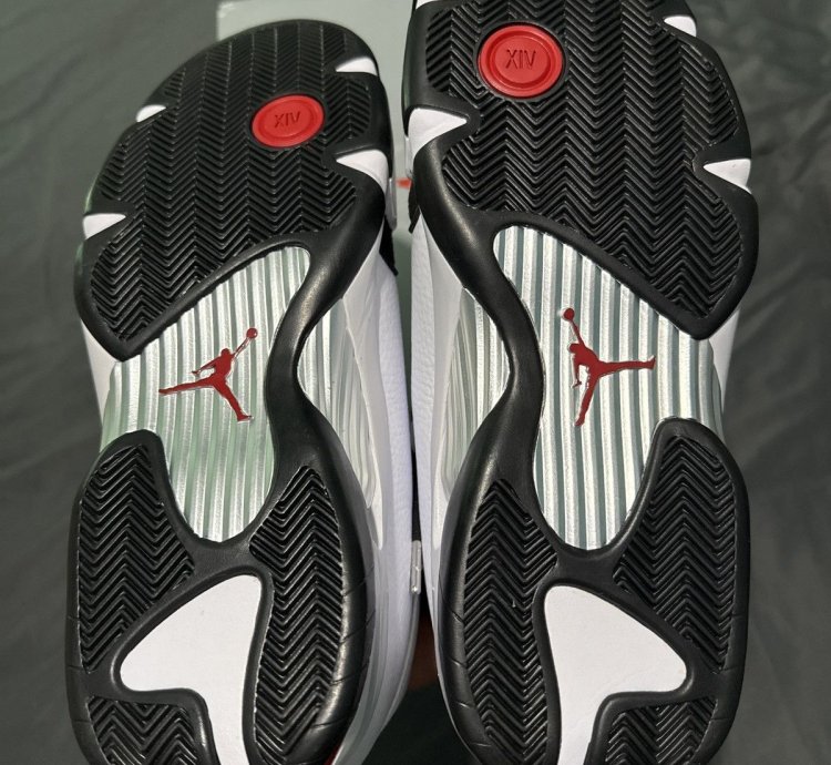 Air Jordan 14 Retro Black Toe