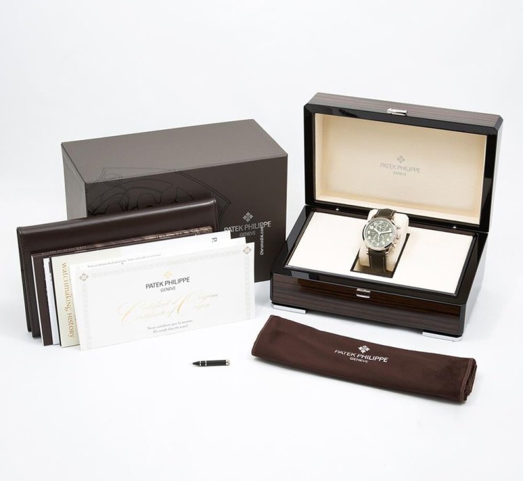 Patek Philippe Calatrava Pilot Travel Time Chronograph 11 2023 Top Condition Box Papers Vat