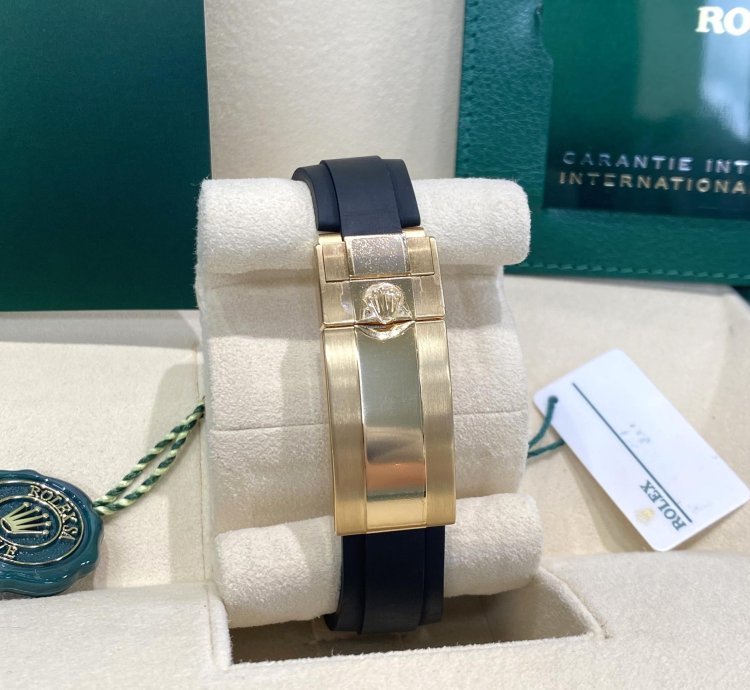 Rolex Yacht-master 42 Yellow Gold On Oysterflex 2023 Full Set