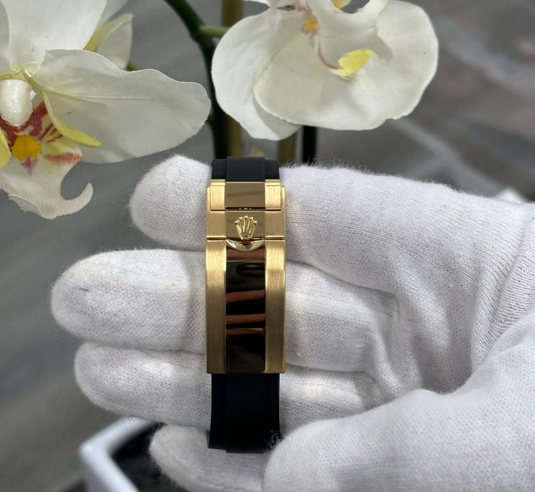 Rolex Yacht-master 42 Yellow Gold Oysterflex 226658 2024