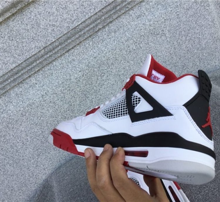 Air Jordan 4 Retro Fire Red