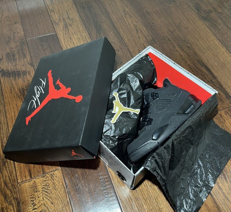 Size 5 5y 7w - Air Jordan 4 Black Cat