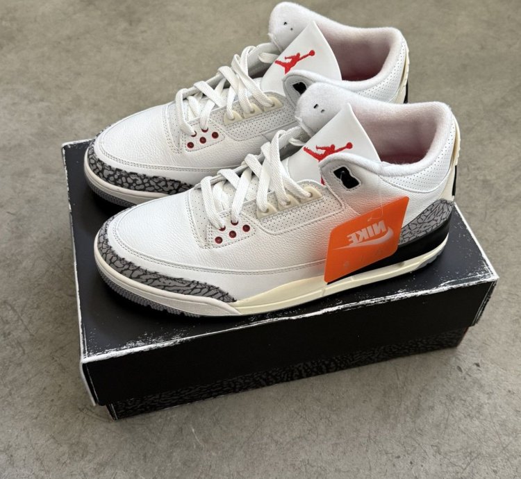 Air Jordan 3 Reimagined White Cement Sz 10 2023