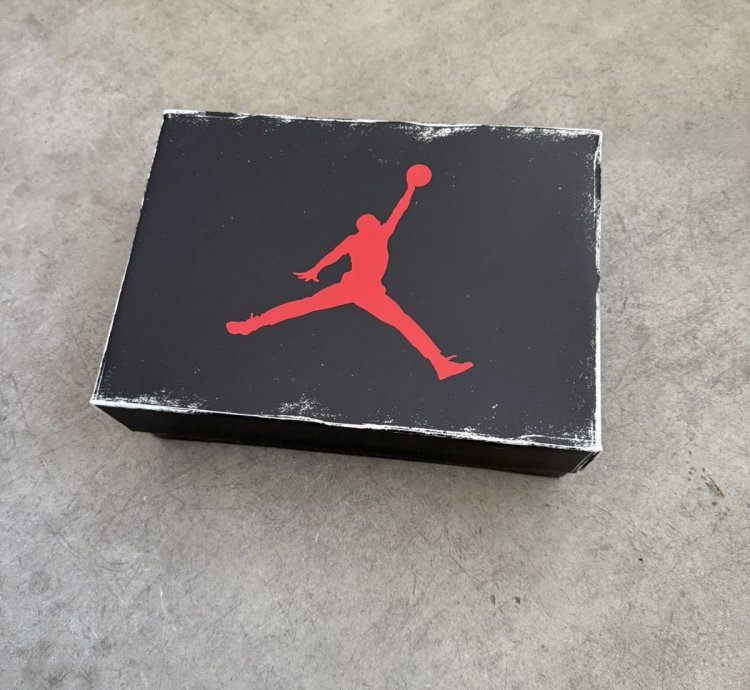 Air Jordan 3 Reimagined White Cement Sz 10 2023