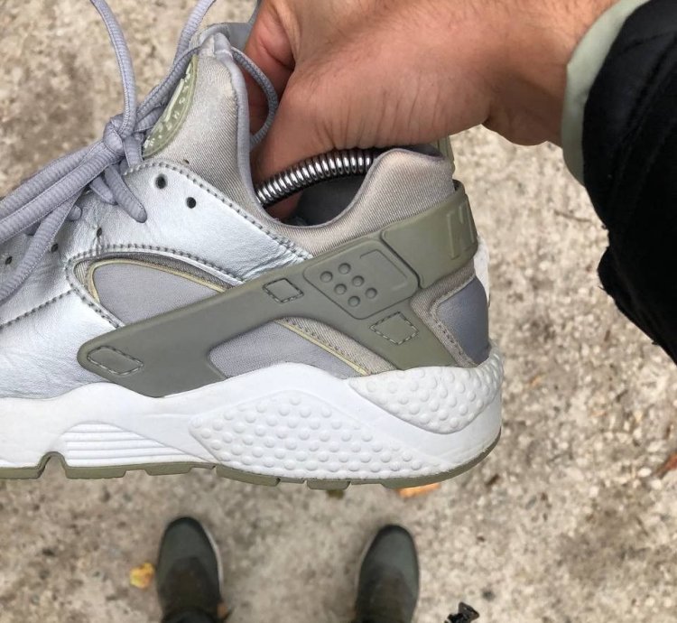 Very Rare Nike Air Huarache Run Japan Style Drill Swoosh Y2k