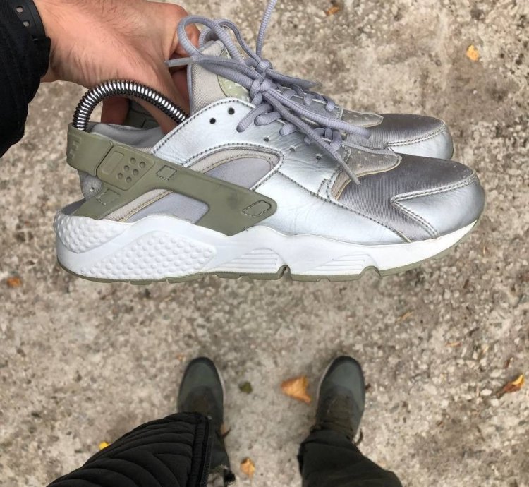 Very Rare Nike Air Huarache Run Se Silver Sneakers Designer