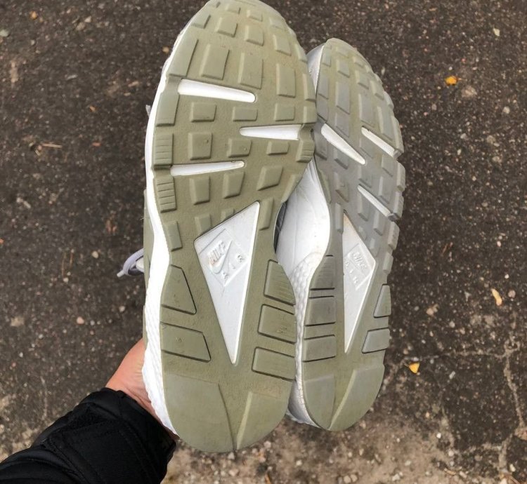 Very Rare Nike Air Huarache Run Se Silver Sneakers Designer