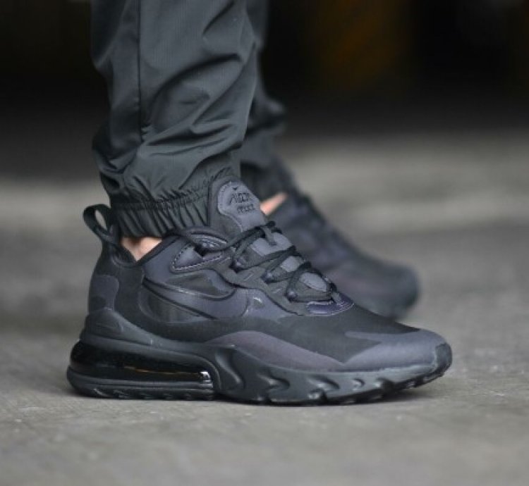 Nike Air Max 270 React Triple Black Running Shoes
