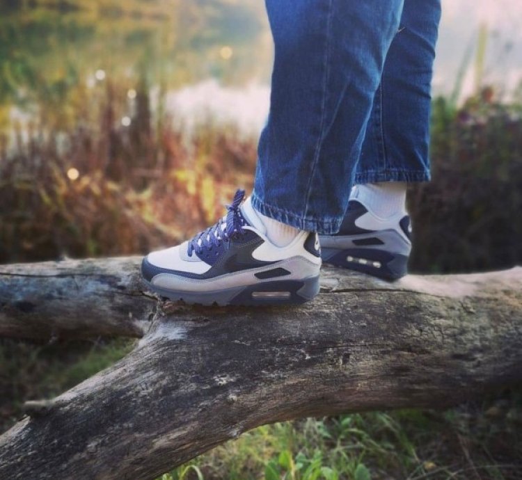 Nike Air Max 90 Lahar Running Shoes