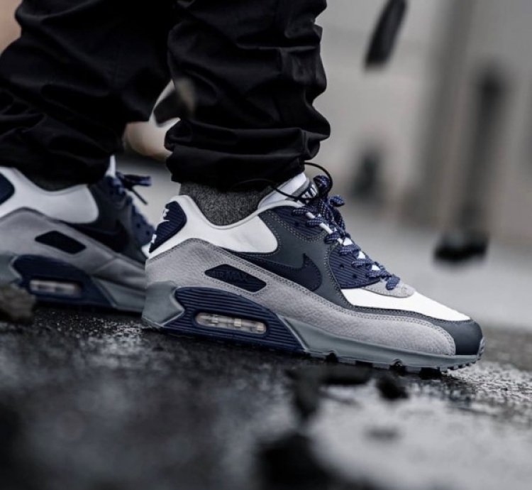 Nike Air Max 90 Lahar Running Shoes