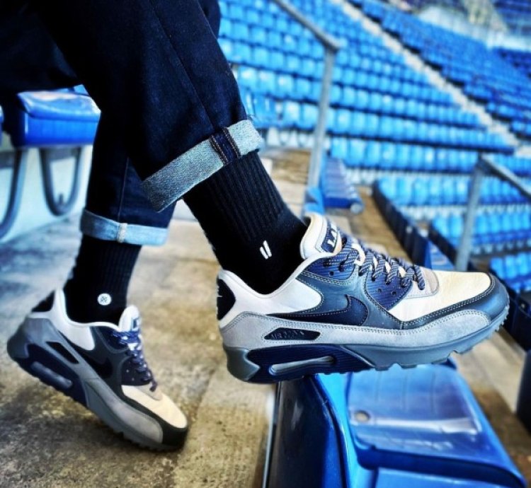 Nike Air Max 90 Lahar Running Shoes