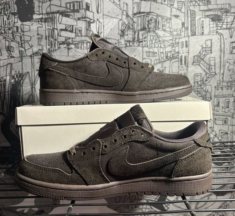 Size 8 Travis Scott Air Jordan 1 Velvet Brown