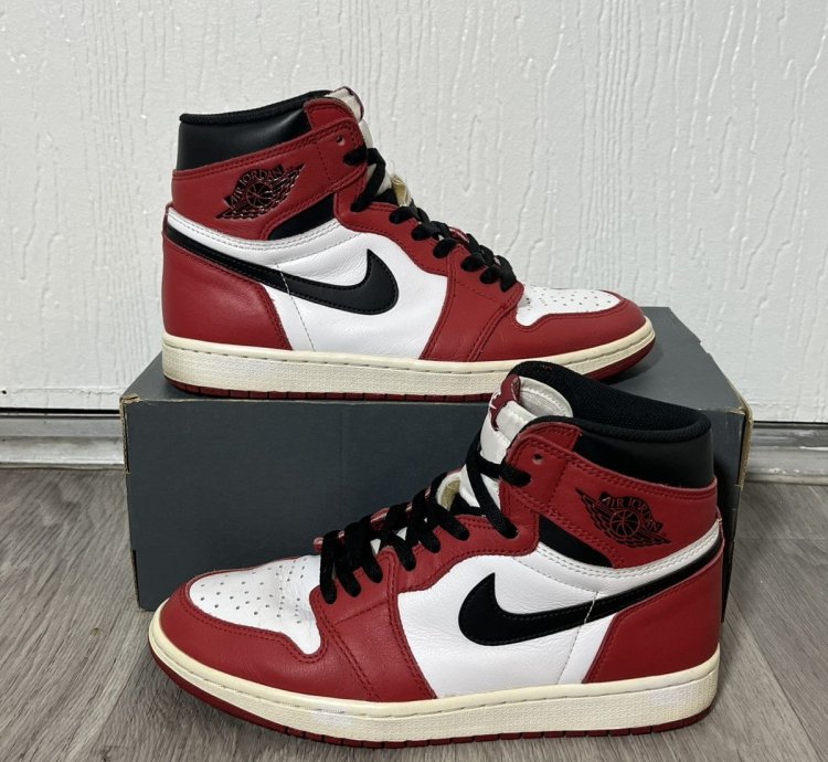 Size 9 - Jordan 1 Retro Og High Chicago 2015 Mens Sneakers