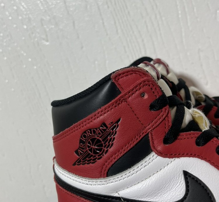 Size 9 - Jordan 1 Retro Og High Chicago 2015 Mens Sneakers