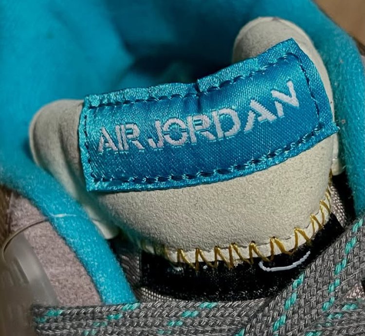 Air Jordan 4 Retro taupe Haze