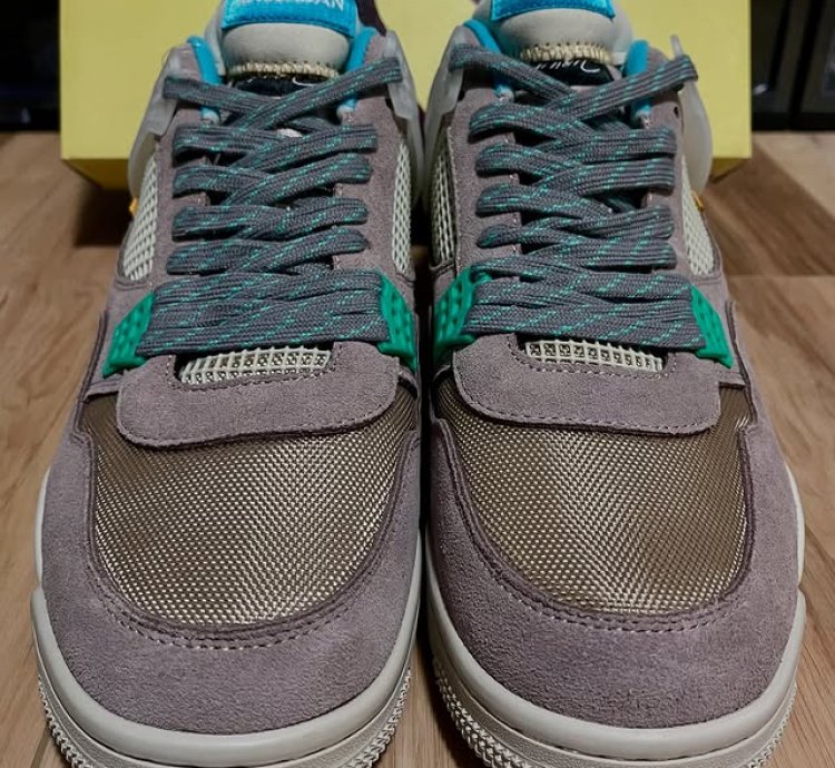 Air Jordan 4 Retro taupe Haze