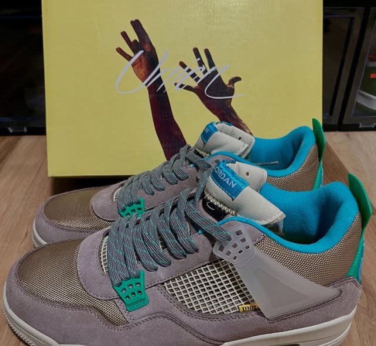 Air Jordan 4 Retro taupe Haze