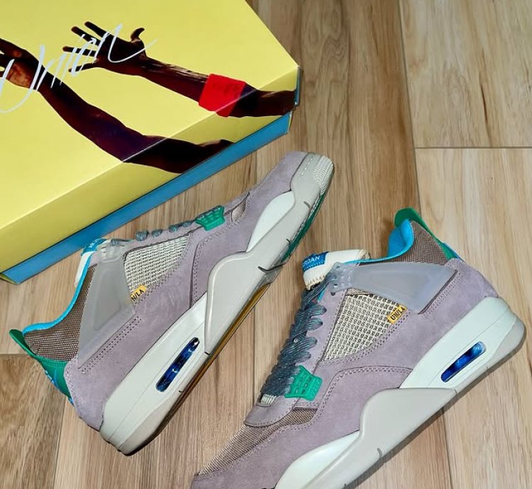Air Jordan 4 Retro taupe Haze