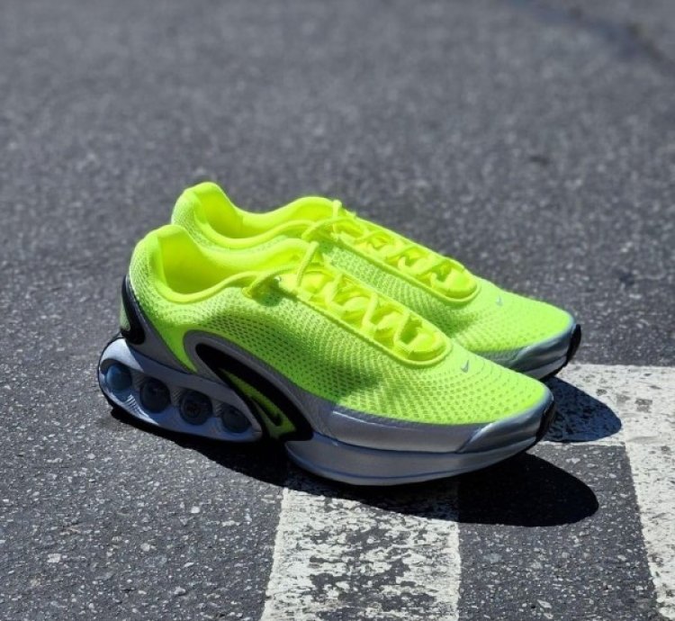 Nike Air Max Dn Volt Running Shoes