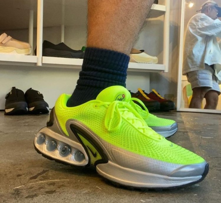 Nike Air Max Dn Volt Running Shoes