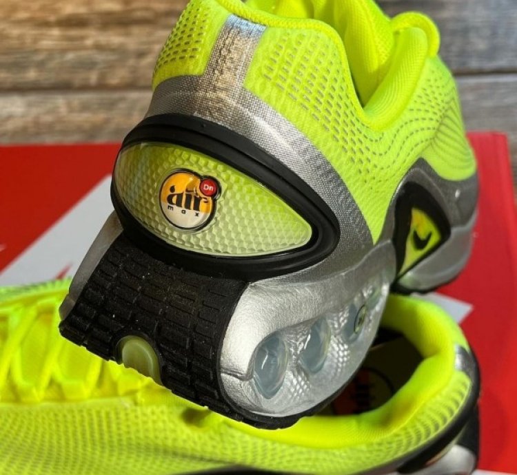 Nike Air Max Dn Volt Running Shoes