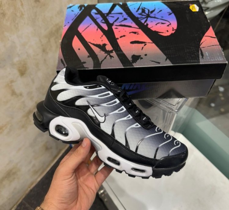 Nike Air Max Plus Black White Running Shoes