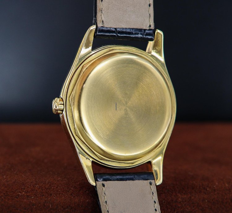 Patek Philippe Calatrava Vintage Calatrava Ref 2526 18kt Yellow Gold Mark Enamel Dial From Year 1955