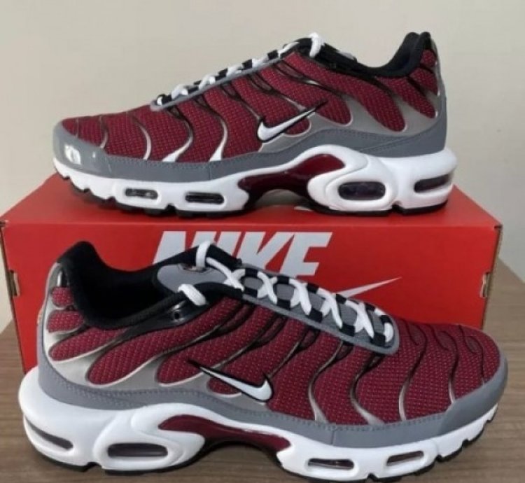 Nike Air Max Plus Team Red Cool Grey Running Shoes