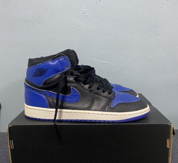 Vintage 2001 Air Jordan 1 Retro Royal Blue