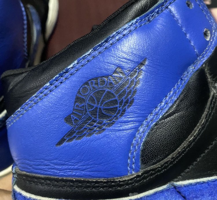 Vintage 2001 Air Jordan 1 Retro Royal Blue