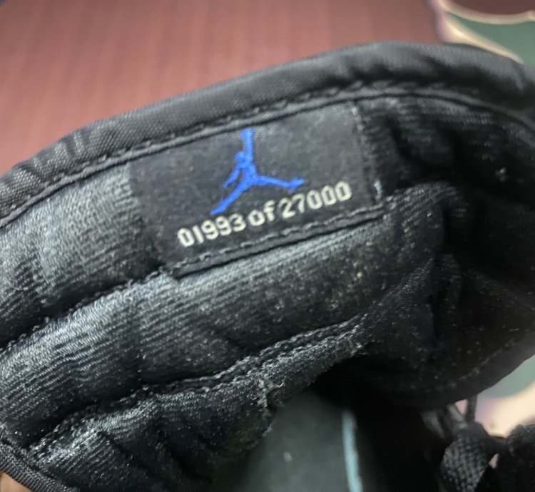 Vintage 2001 Air Jordan 1 Retro Royal Blue