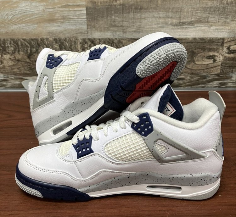 Air Jordan 4 Midnight Navy Size 9