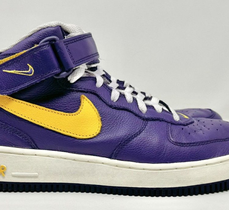 Vintage 2002 Nike Air Force 1 Mid Greek Lakers Size 10