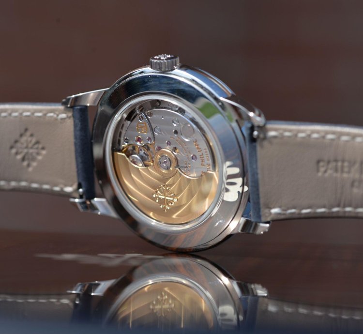 Patek Philippe Calatrava Weekly Calendar